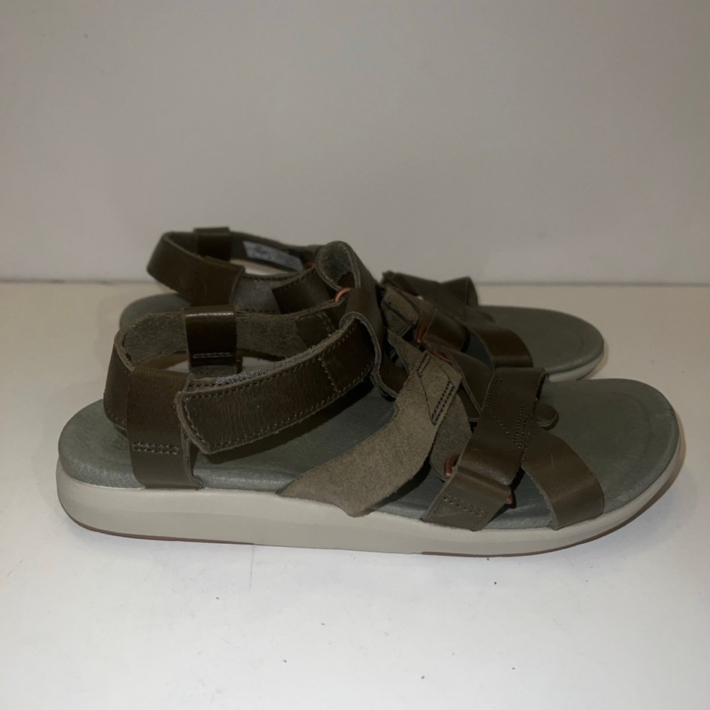 Merrell Kalari Shaw Brindle Strappy Ankle Strap Sandals Sz 6
Olive color